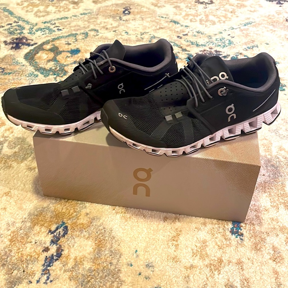 Black on cloud running shoes